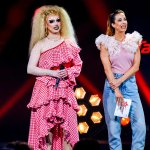 Die Kabarett Talente Show 2026 (1/2) - Neue Talente braucht das Land: Nina Hartmann begibt sich in einer neuen Ausgabe auf die Suche nach den spannendsten und besten Talenten der heimischen Kleinkunst, Comedy und Satire. Unterstützt wird sie dabei von einer namhaften Jury, bestehend aus Kabarettikonen wie Tricky Niki, Herbert Haider von den Comedy Hirten, Herbert Steinböck oder Flo und Wisch. Wer kann das Publikum und die Jury am meisten überzeugen? Die Kabarett Talente Show powered by Österreichischen Lotterien ist ein verlässlicher Garant, Newcomern ein Sprungbrett zu ermöglichen. Der/die Gewinner/in erhält einen fixen Auftritt beim Wiener Kabarettfestival. Im Bild: Kaisa Schmoan, Nina Hartmann. - SENDUNG: ORFIII - DO - 18.06.2026 - 21:55 Uhr - Foto: ORF/Hubert Mican - Veröffentlichung honorarfrei nur für redaktionelle Berichterstattung in Sendungszusammenhang und mit Copyrightangabe. Kontakt: foto@orf.at