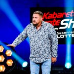 Die Kabarett Talente Show 2026 (1/2) - Neue Talente braucht das Land: Nina Hartmann begibt sich in einer neuen Ausgabe auf die Suche nach den spannendsten und besten Talenten der heimischen Kleinkunst, Comedy und Satire. Unterstützt wird sie dabei von einer namhaften Jury, bestehend aus Kabarettikonen wie Tricky Niki, Herbert Haider von den Comedy Hirten, Herbert Steinböck oder Flo und Wisch. Wer kann das Publikum und die Jury am meisten überzeugen? Die Kabarett Talente Show powered by Österreichischen Lotterien ist ein verlässlicher Garant, Newcomern ein Sprungbrett zu ermöglichen. Der/die Gewinner/in erhält einen fixen Auftritt beim Wiener Kabarettfestival. Im Bild: Martin Weinzerl. - SENDUNG: ORFIII - DO - 18.06.2026 - 21:55 Uhr - Foto: ORF/Hubert Mican - Veröffentlichung honorarfrei nur für redaktionelle Berichterstattung in Sendungszusammenhang und mit Copyrightangabe. Kontakt: foto@orf.at