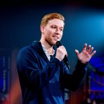 Die Kabarett Talente Show 2026 (2/2) - Neue Talente braucht das Land: Nina Hartmann begibt sich wieder auf die Suche nach den spannendsten und besten Talenten der heimischen Kleinkunst, Comedy und Satire. Unterstützt wird sie dabei von einer namhaften Jury, bestehend aus Kabarettstars. Wer kann das Publikum und die Jury am meisten überzeugen? Die Kabarett Talente Show powered by Österreichischen Lotterien ist ein verlässlicher Garant, Newcomern ein Sprungbrett zu ermöglichen. Der/die Gewinner/in erhält einen fixen Auftritt beim Wiener Kabarettfestival. Im Bild: Robert Vock. - SENDUNG: ORFIII - DO - 18.06.2026 - 23:00 Uhr - Foto: ORF/Hubert Mican - Veröffentlichung honorarfrei nur für redaktionelle Berichterstattung in Sendungszusammenhang und mit Copyrightangabe. Kontakt: foto@orf.at