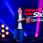 Die Kabarett Talente Show 2026 (2/2) - Neue Talente braucht das Land: Nina Hartmann begibt sich wieder auf die Suche nach den spannendsten und besten Talenten der heimischen Kleinkunst, Comedy und Satire. Unterstützt wird sie dabei von einer namhaften Jury, bestehend aus Kabarettstars. Wer kann das Publikum und die Jury am meisten überzeugen? Die Kabarett Talente Show powered by Österreichischen Lotterien ist ein verlässlicher Garant, Newcomern ein Sprungbrett zu ermöglichen. Der/die Gewinner/in erhält einen fixen Auftritt beim Wiener Kabarettfestival. Im Bild: Claudia Reithner. - SENDUNG: ORFIII - DO - 18.06.2026 - 23:00 Uhr - Foto: ORF/Hubert Mican - Veröffentlichung honorarfrei nur für redaktionelle Berichterstattung in Sendungszusammenhang und mit Copyrightangabe. Kontakt: foto@orf.at